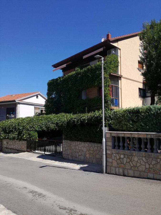 Apartman Lux1 Selce Exterior foto